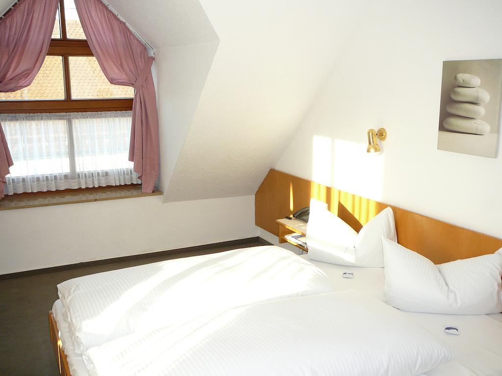 Hotel Garni Schmid Neu-Ulm Room photo