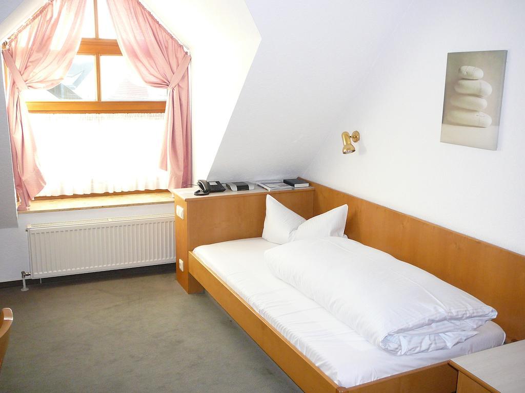 Hotel Garni Schmid Neu-Ulm Room photo